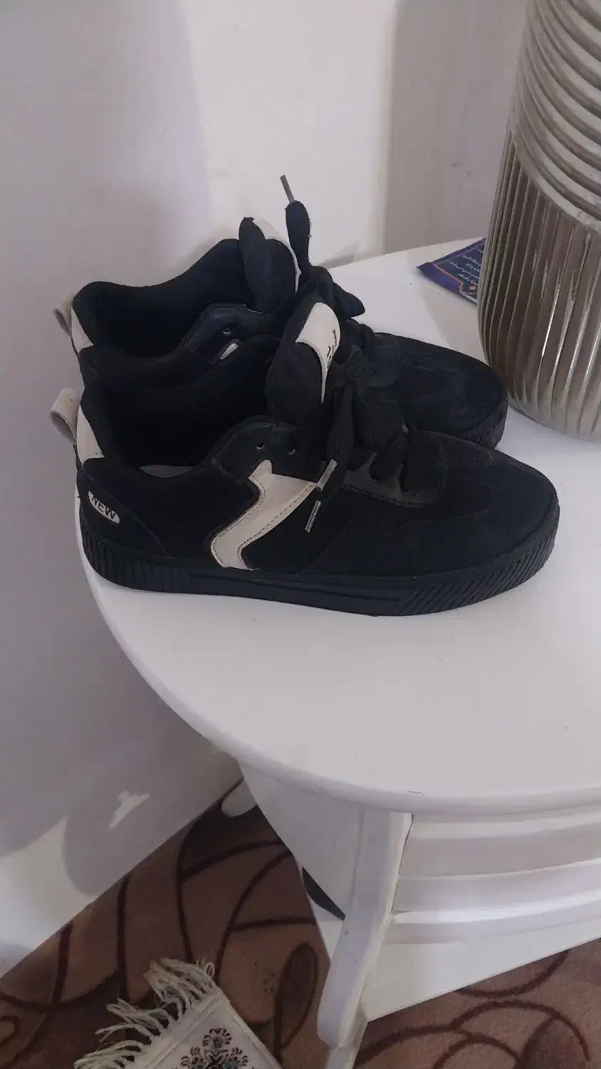 کفش کتونی|کیف، کفش، کمربند|الوند, |دیوار