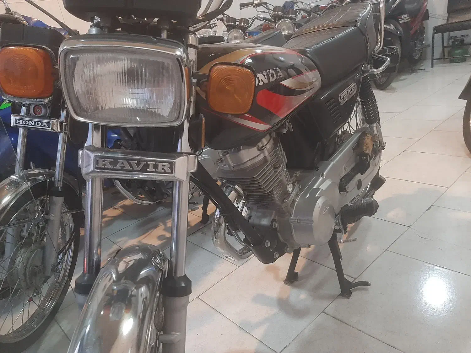 موتورهوندا۱۲۵.پیشرو.آخرین مدل کاربراتوری|موتورسیکلت|اصفهان, مهدی آباد|دیوار