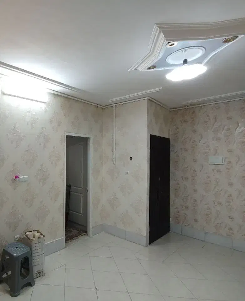 نصب کاغذدیواری برای کسانی که کاغذدیواری دارند|خدمات پیشه و مهارت|دلیجان, |دیوار