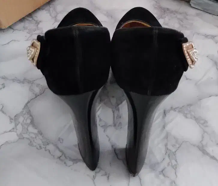 کفش مجلسی، پاشنه بلند،مخملی، سایز ۳۹|کیف، کفش، کمربند|تربت جام, کلالی|دیوار