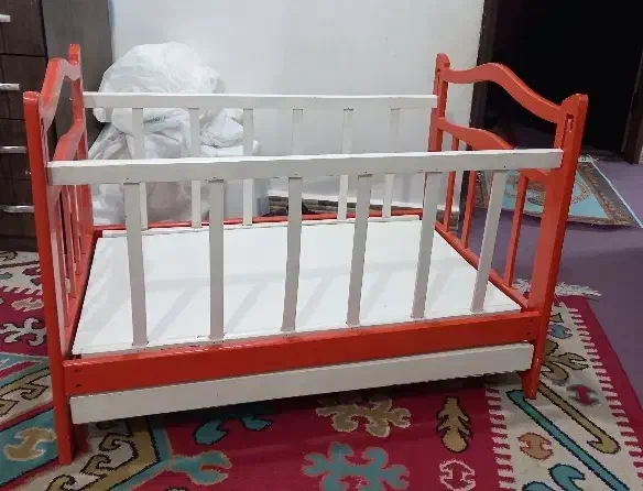 تخت گهوارهای کودک هم ثابت هم متحرک|اسباب و اثاث بچه|رامهرمز, |دیوار