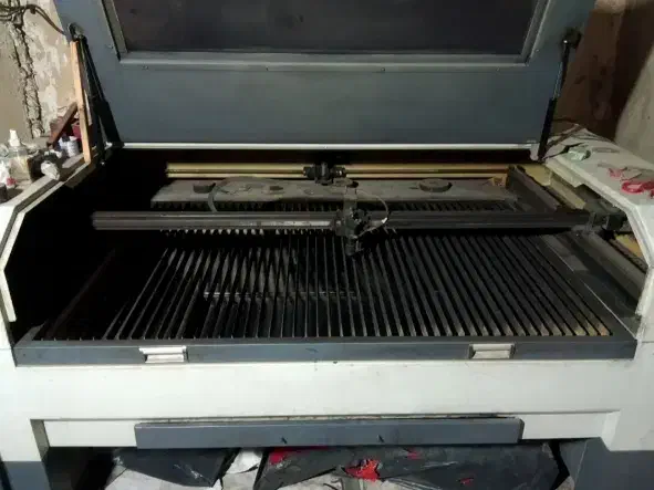 خدمات حکاکی و برش لیزر|خدمات پیشه و مهارت|تهران, خزانه|دیوار