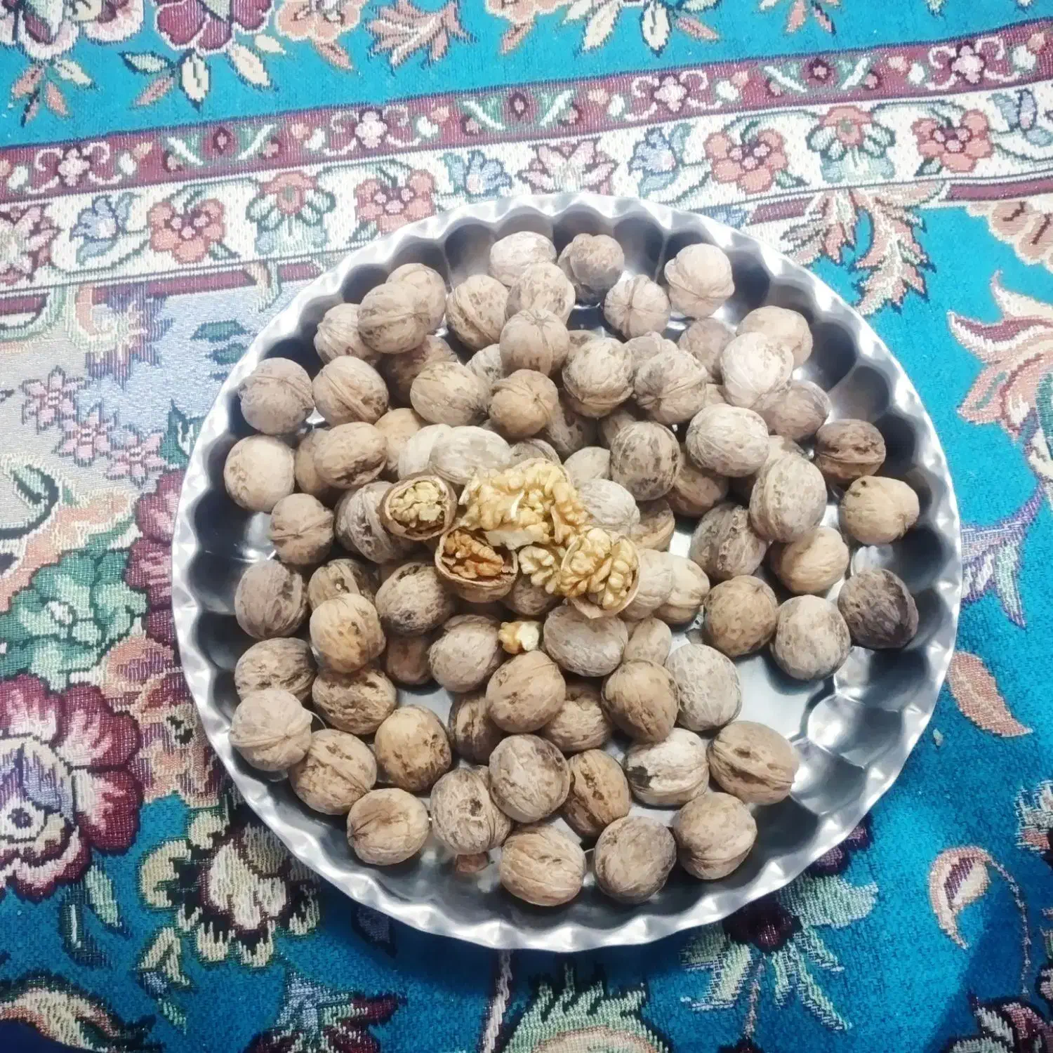 مغزگردو|خوردنی و آشامیدنی|قم, انسجام|دیوار