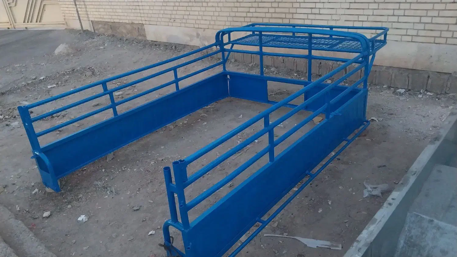 اتاق نیسان|قطعات یدکی و لوازم جانبی|شیراز, قلعه شاهزاده بیگم|دیوار