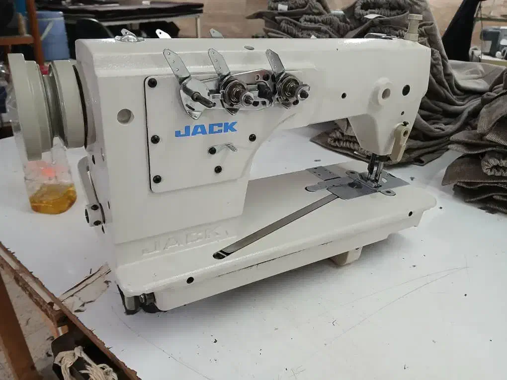 فروشی|چرخ خیاطی و ریسندگی|قرچک, میرزائی جنوبی|دیوار