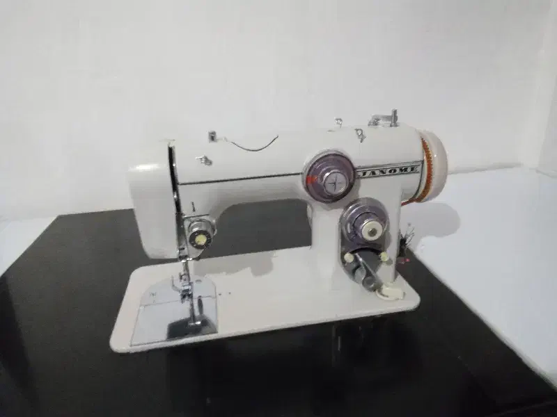 چرخ خیاطی|چرخ خیاطی و ریسندگی|ری, بیبی شهر بانو|دیوار