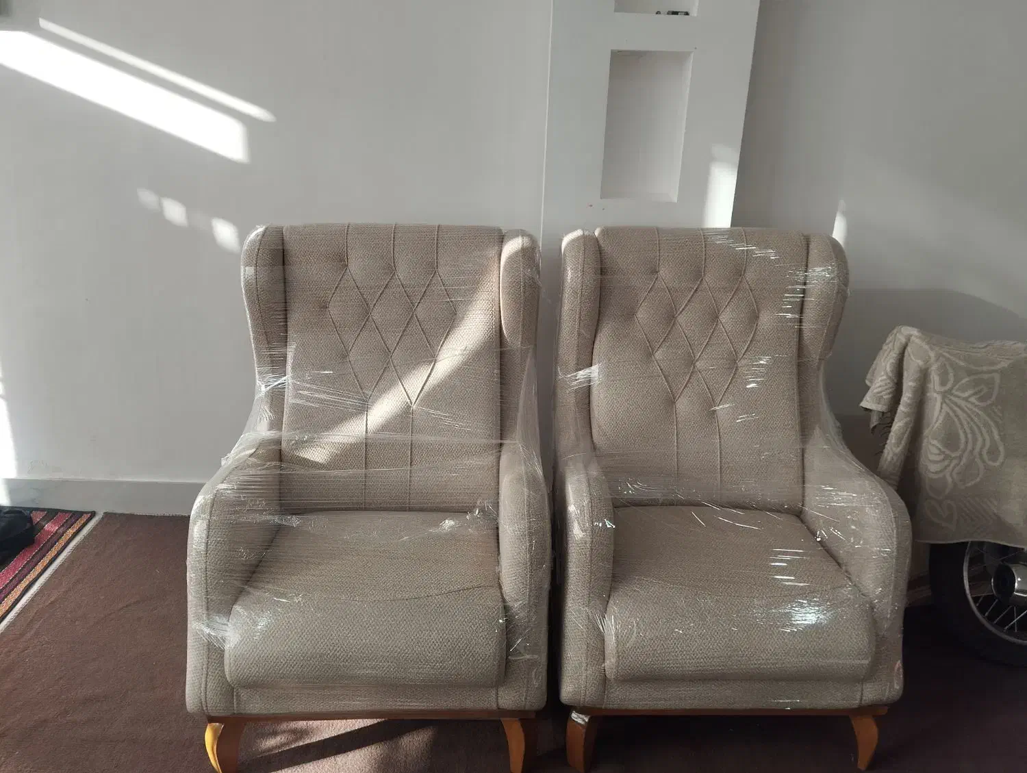 مبل۸نفره نوهنوراستفاده نشده شیک|مبلمان خانگی و میز عسلی|تربت جام, شیخ احمد جامی|دیوار