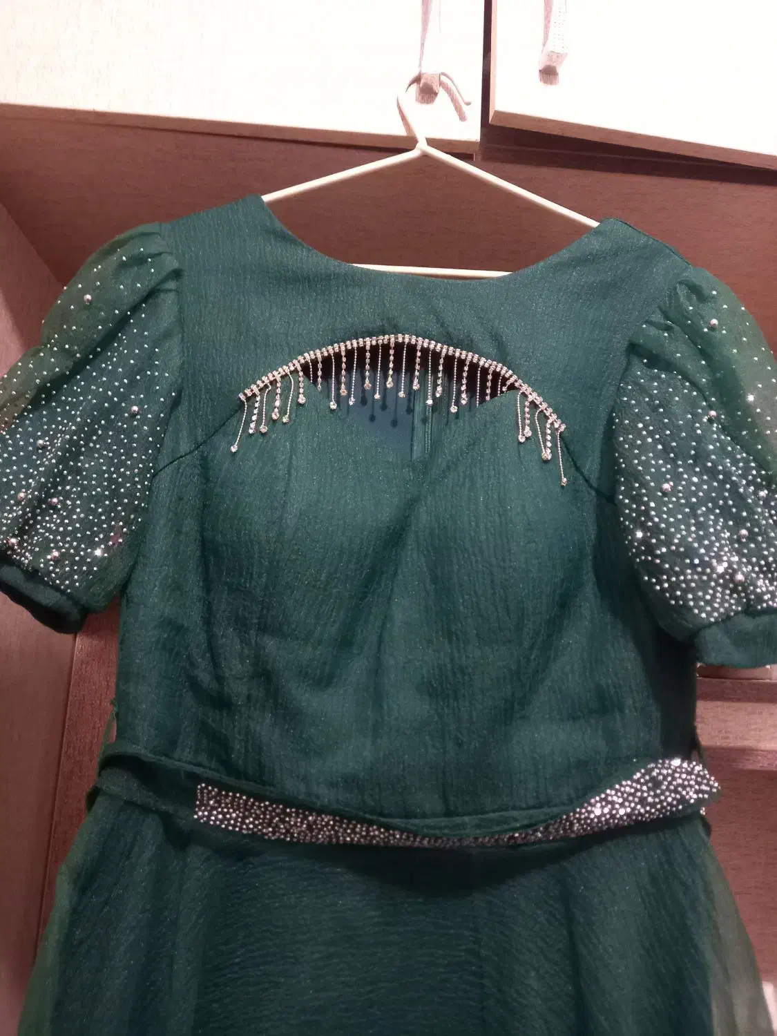 لباس مجلسی|لباس|پیر بکران, |دیوار