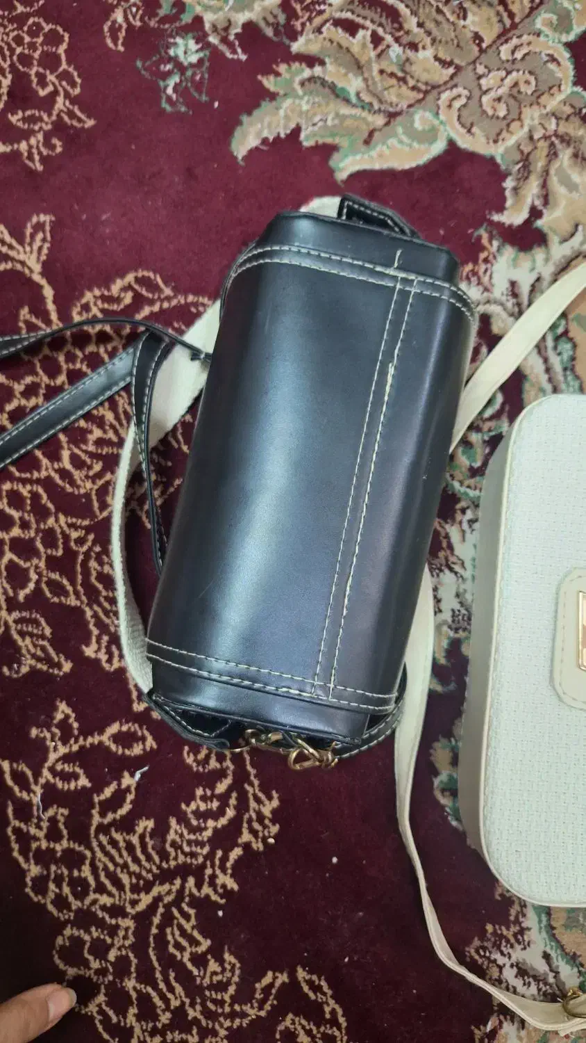 تعدادی کیف تمیز|کیف، کفش، کمربند|اهواز, کمپلو جنوبی|دیوار