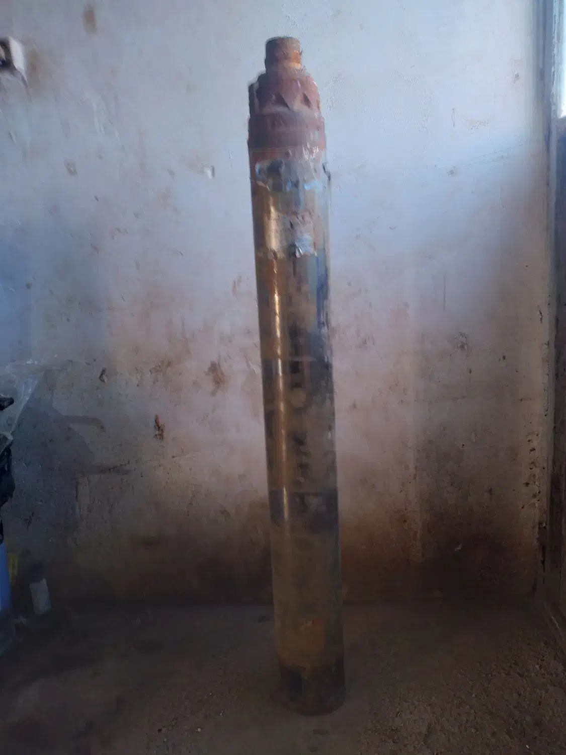 پمپ|ابزارآلات|خنجین, |دیوار