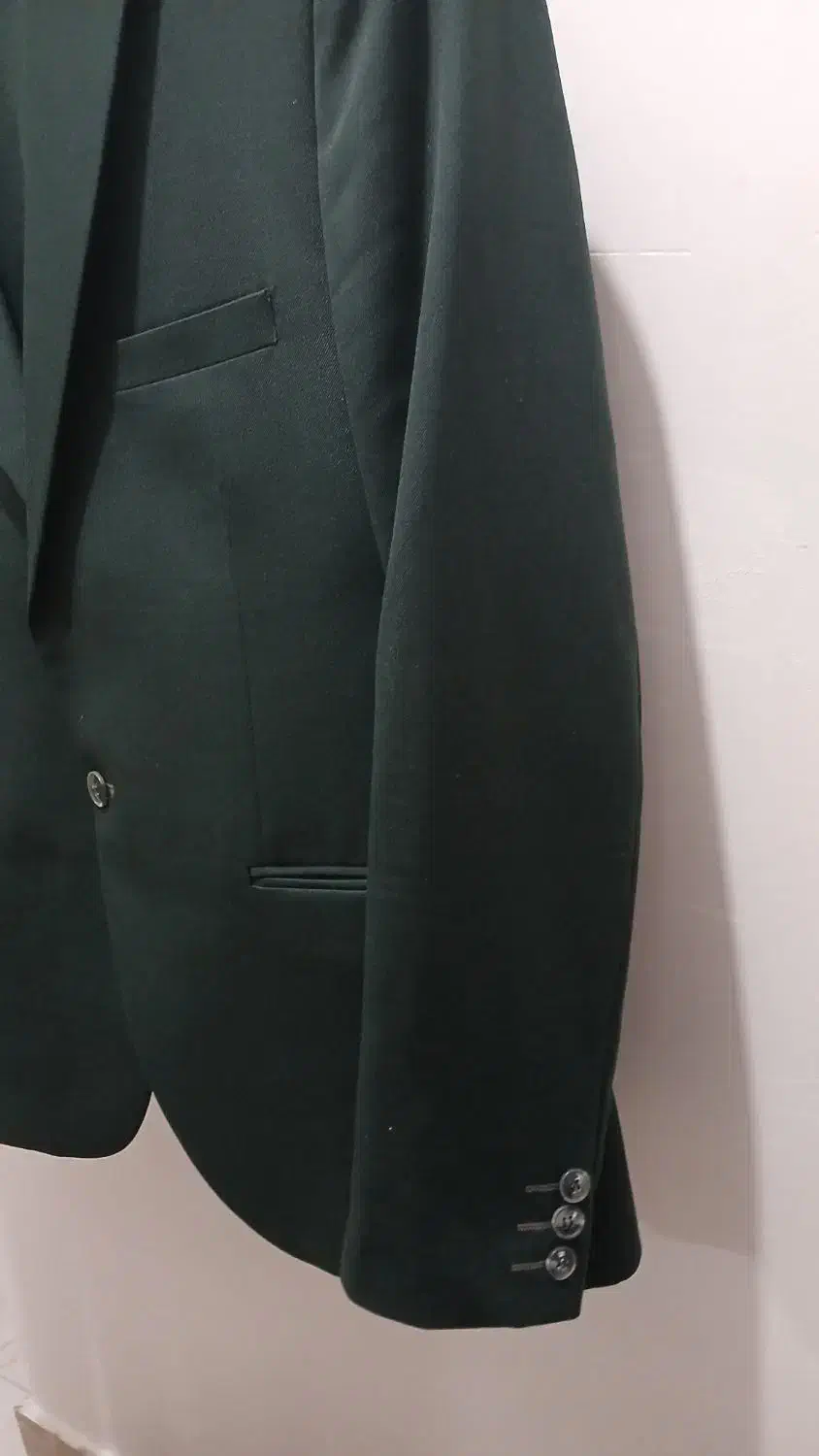 کت وشلوار نو|لباس|رشت, یخسازی|دیوار