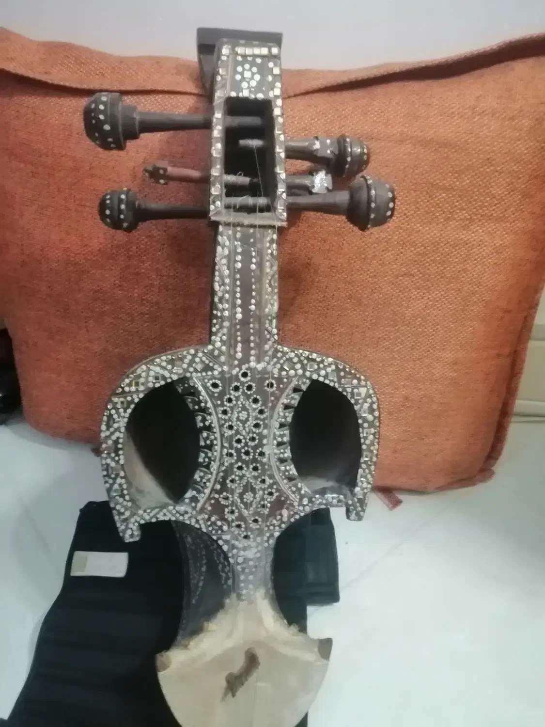 چنگ سنتی بلوچی|سازهای سنتی|بندرعباس, |دیوار