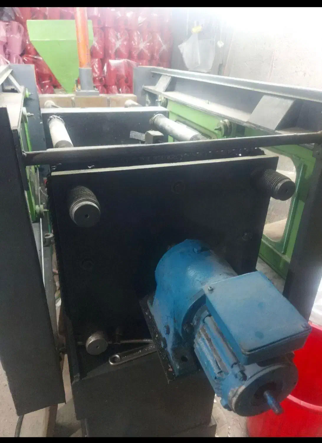 کارگر نیمه ماهر در کارگاه تزریق پلاستیک ساعتی|استخدام صنعتی، فنی، مهندسی|تبریز, |دیوار