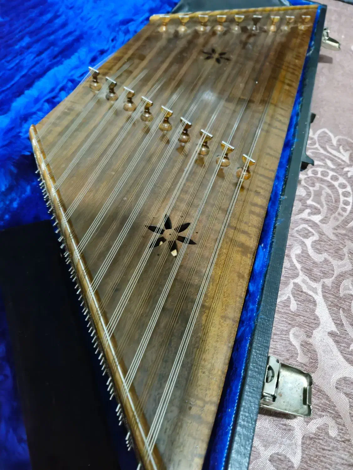 سنتور سفارشی|سازهای سنتی|اصفهان, ارغوانیه|دیوار