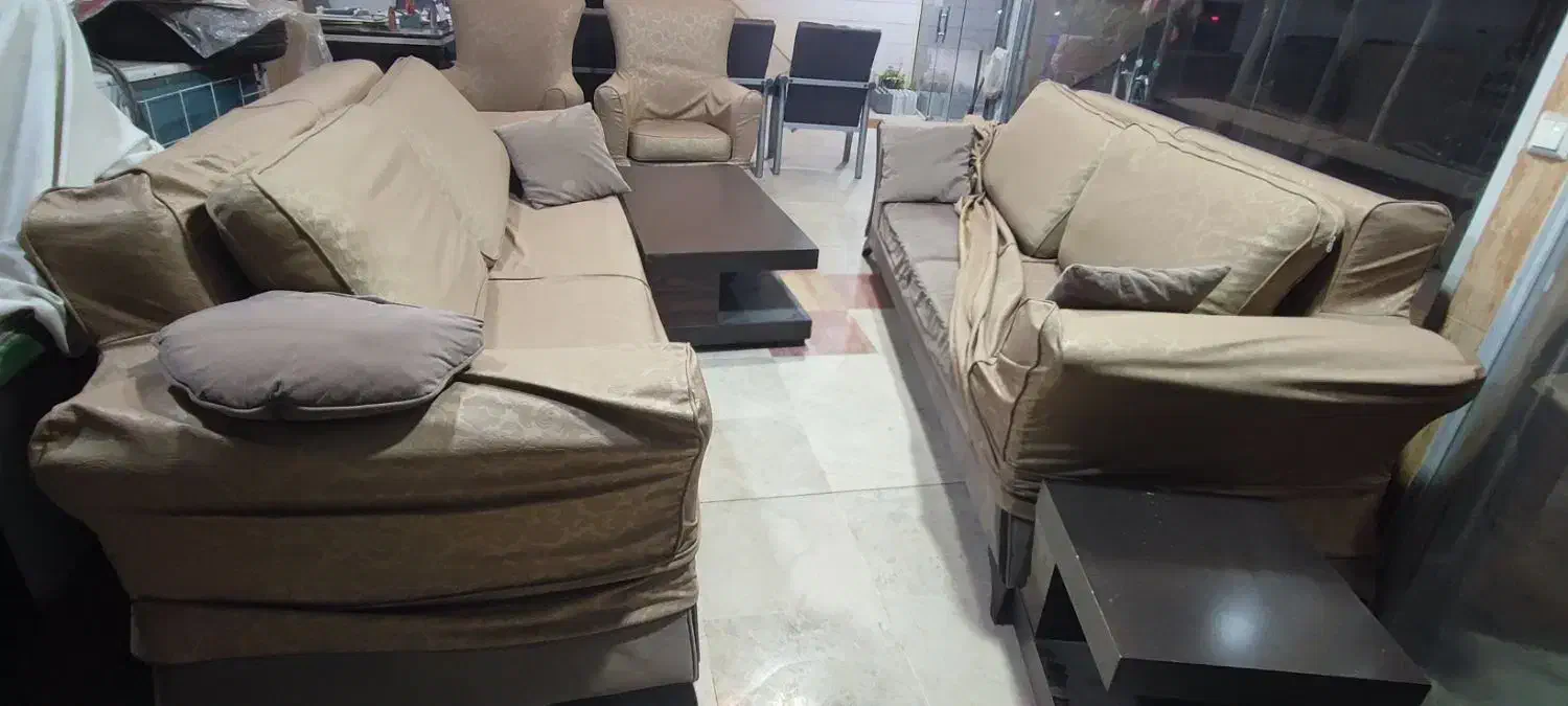 مبل 8نفره سالم به همراه کاور وعسلی سالم|مبلمان خانگی و میز عسلی|قم, بنیاد|دیوار