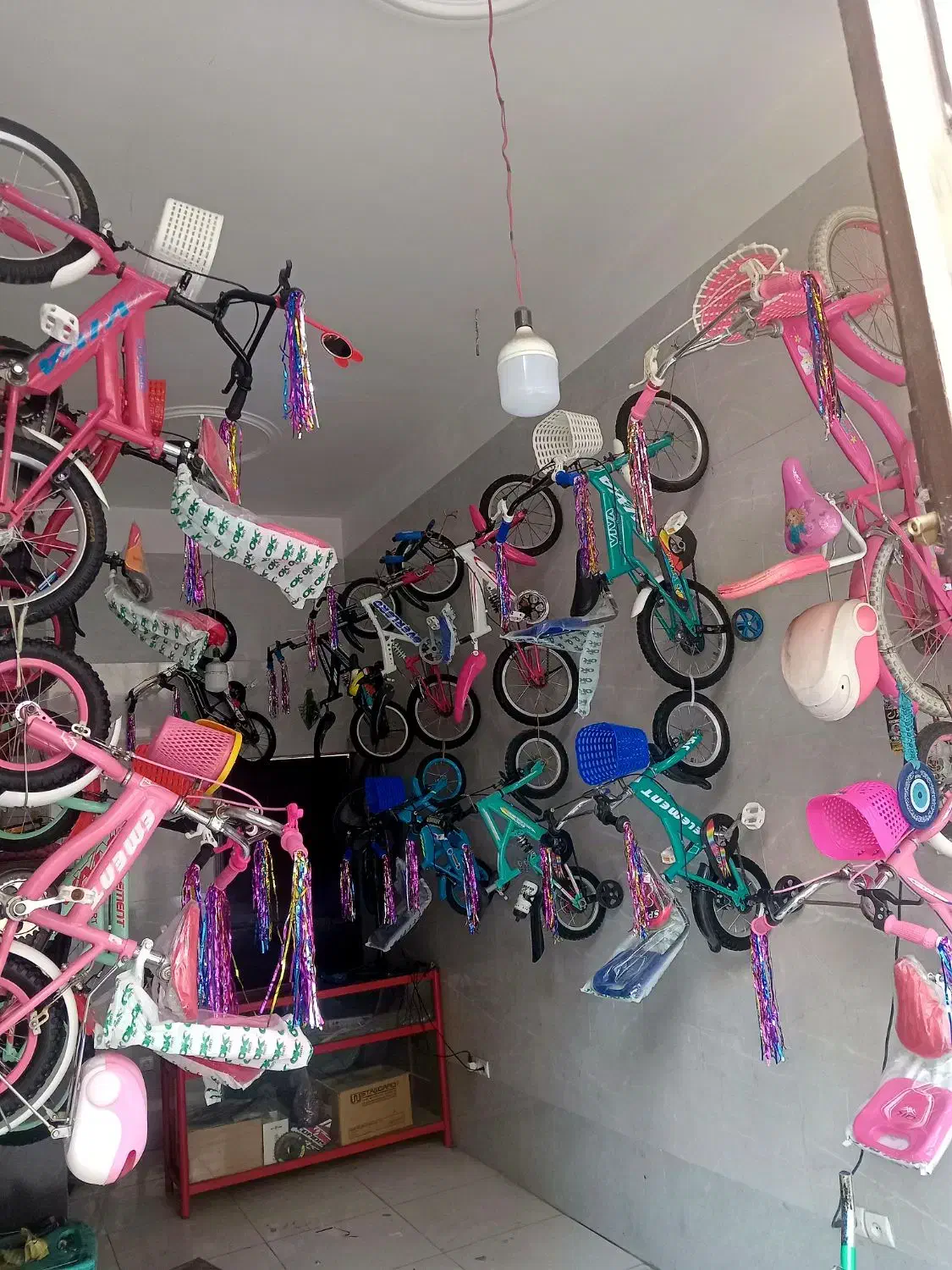 دوچرخه ۱۲و۱۶  پسرانه دخترانه  درحد آکبند کارخانه|دوچرخه، اسکیت، اسکوتر|تهران, شهرک شریفی|دیوار