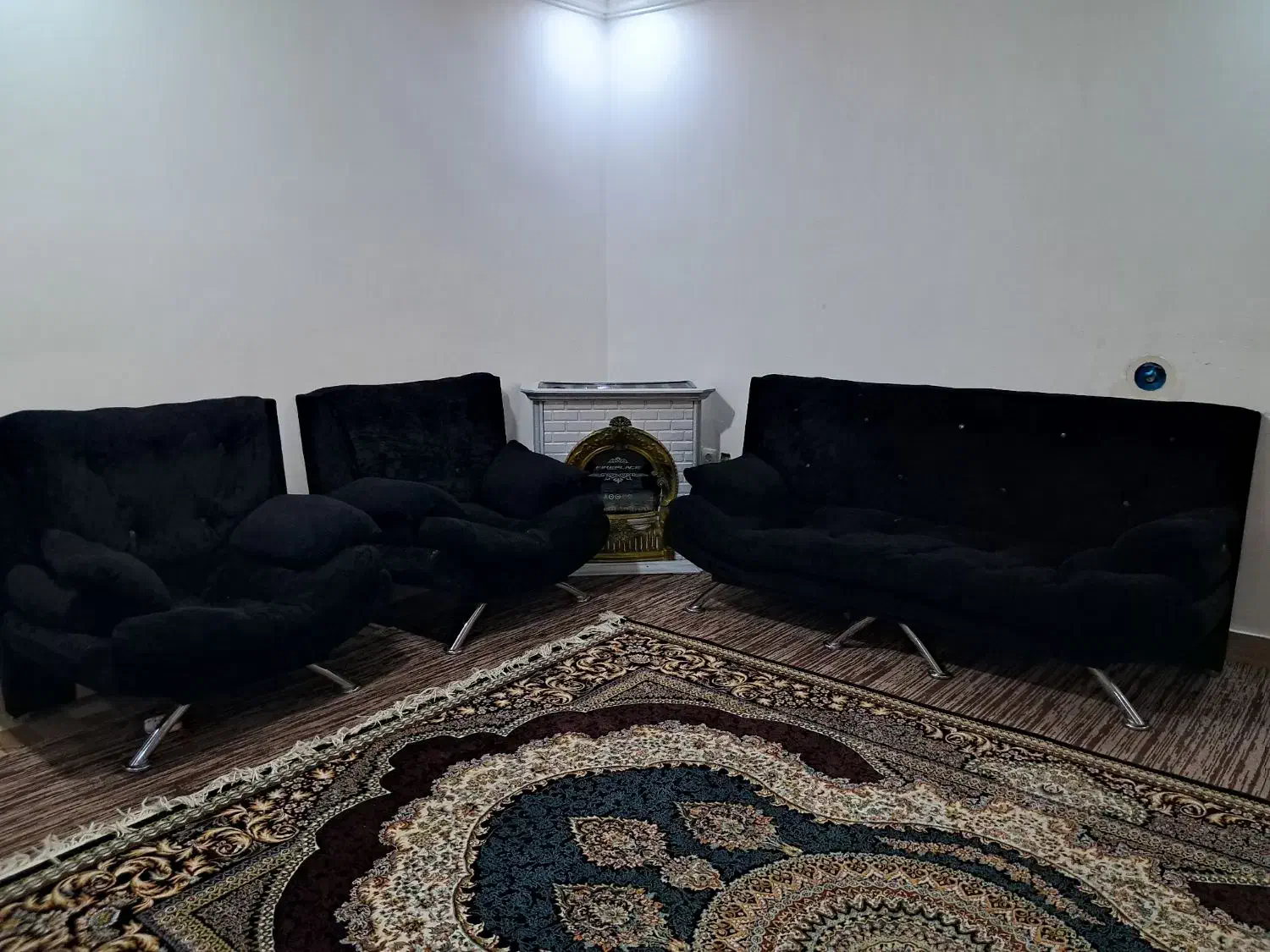 مبل ۵ نفره|مبلمان خانگی و میز عسلی|دوگنبدان, |دیوار