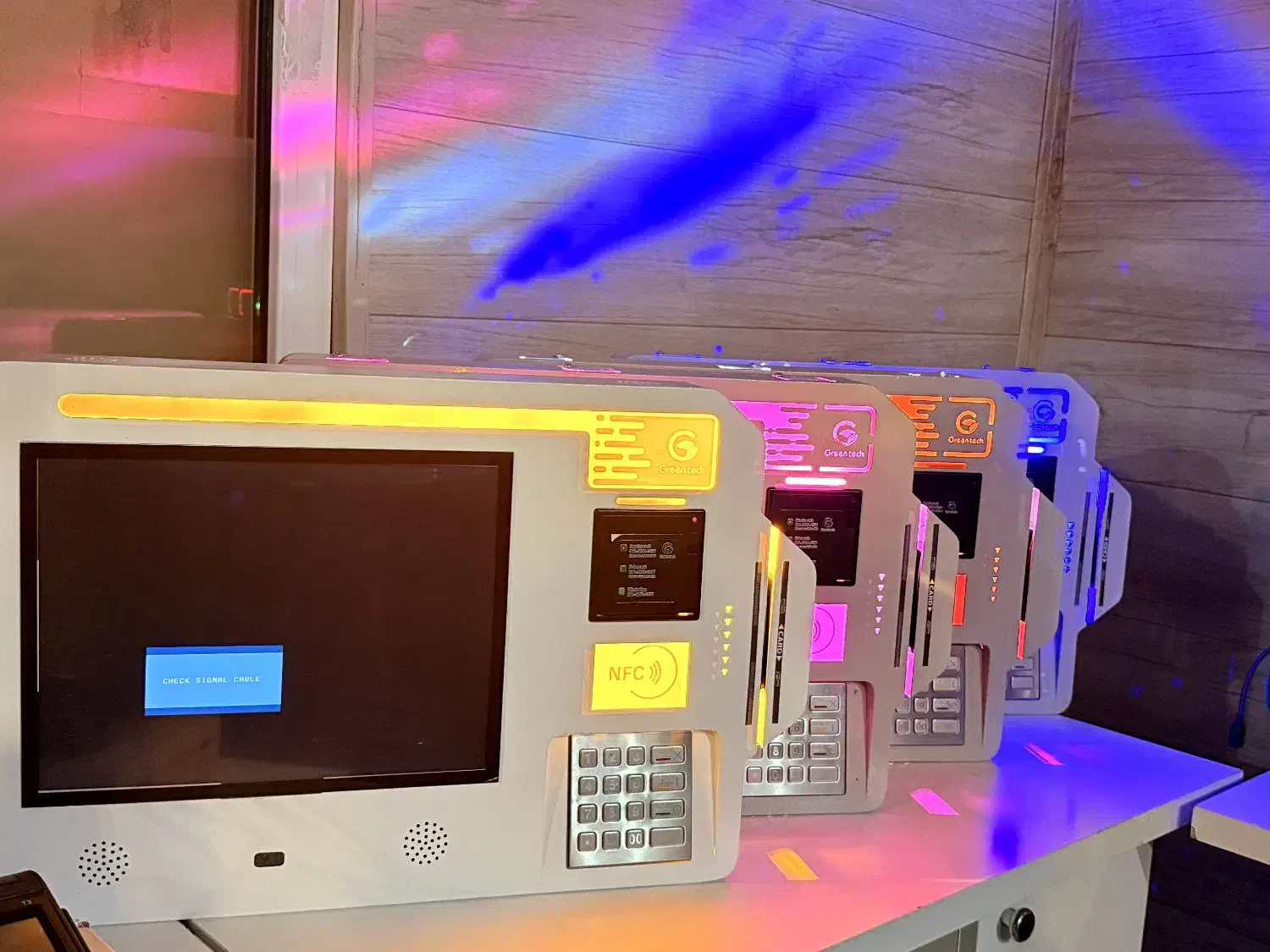 کشلس دیواری|فروشگاه و مغازه|رشت, باهنر|دیوار