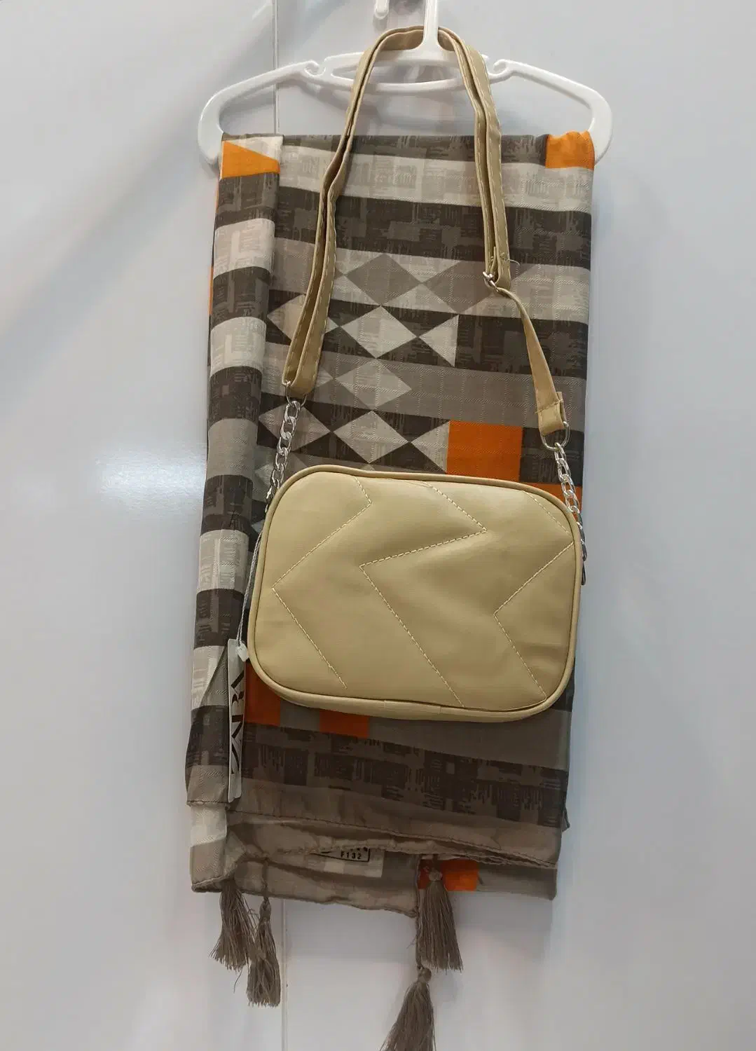 روسری سرای ریحانه|لباس|دامغان, |دیوار