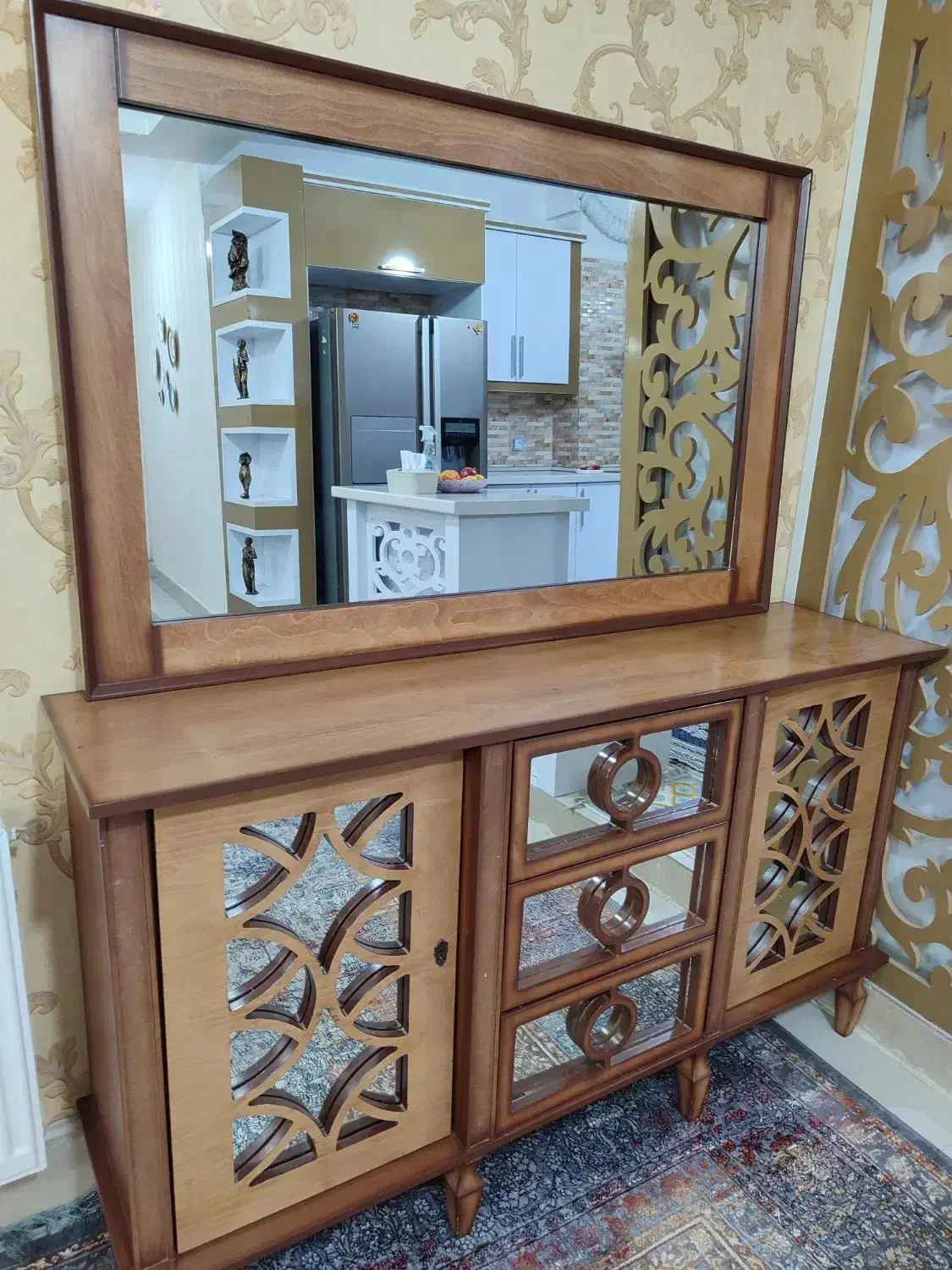 آینه و کنسول در حد نو|بوفه، ویترین، کنسول|زاهدان, |دیوار