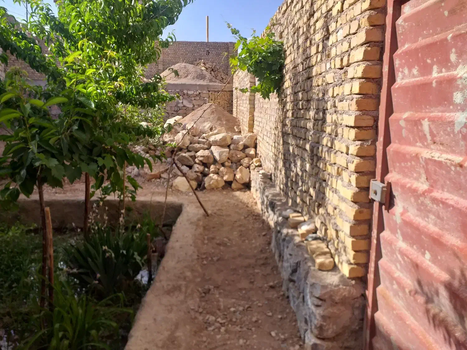 فروش خانه ویلایی نیمه ساز ده بالا طزرجان|فروش خانه و ویلا|تفت, |دیوار