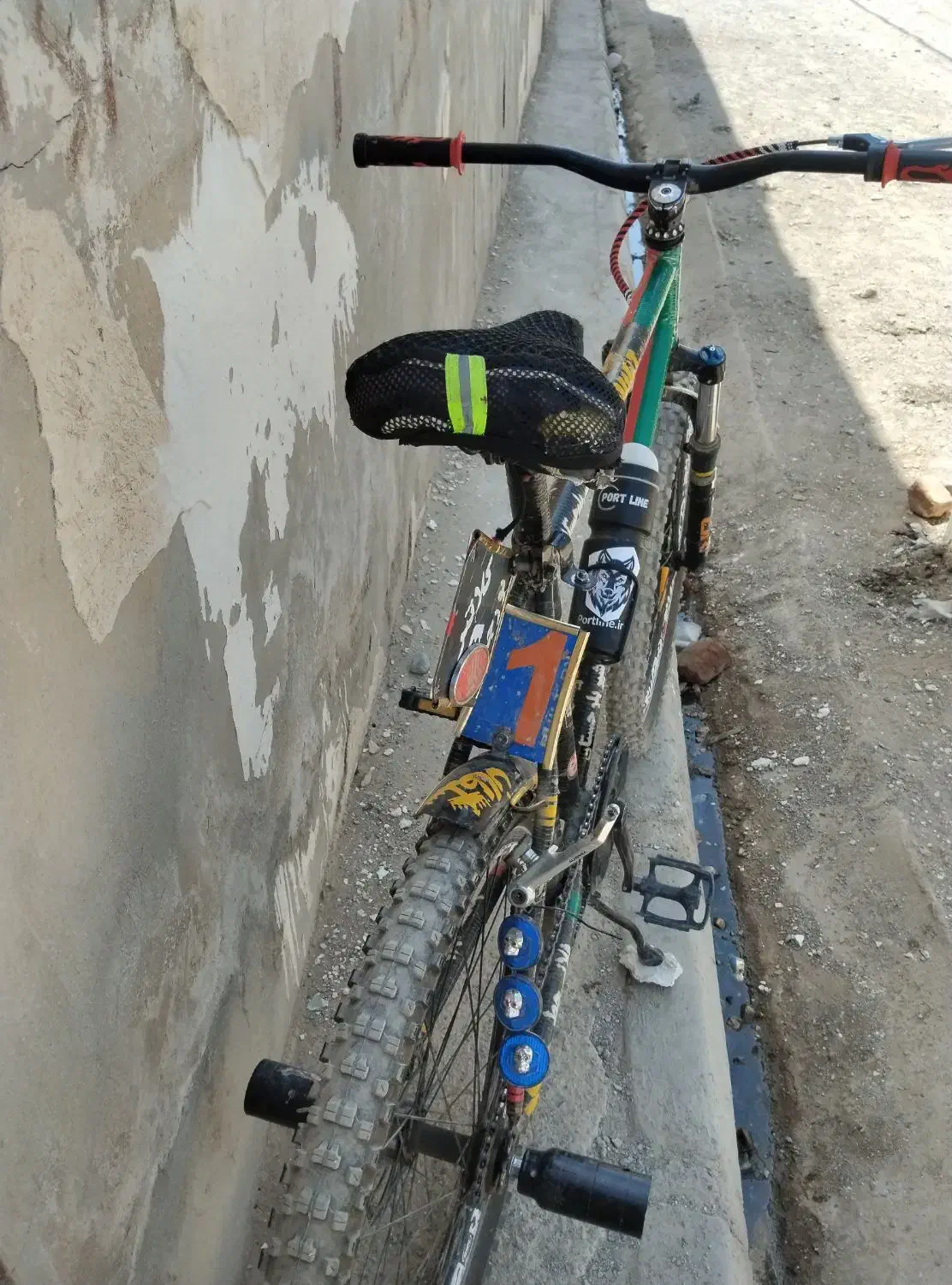 خاش|دوچرخه، اسکیت، اسکوتر|خاش, |دیوار