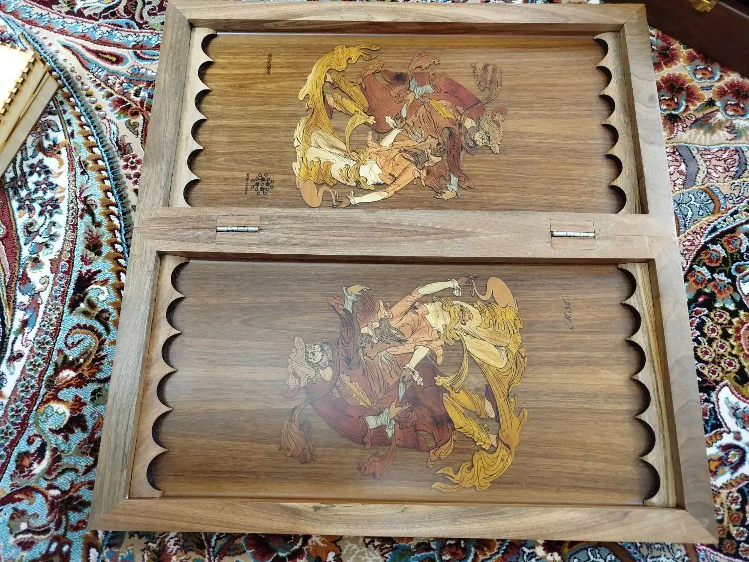 تخته نرد بازی|کلکسیون اشیاء عتیقه|سمنان, |دیوار