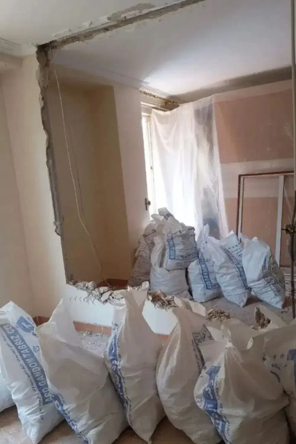 استا بنا و تخریب کار حرفه‌ای با ابزار کامل ۲۴ ساعت|خدمات پیشه و مهارت|بندرعباس, |دیوار