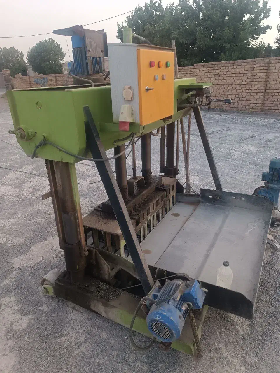 لوازم بلوک زنی|ماشین‌آلات صنعتی|آشتیان, |دیوار