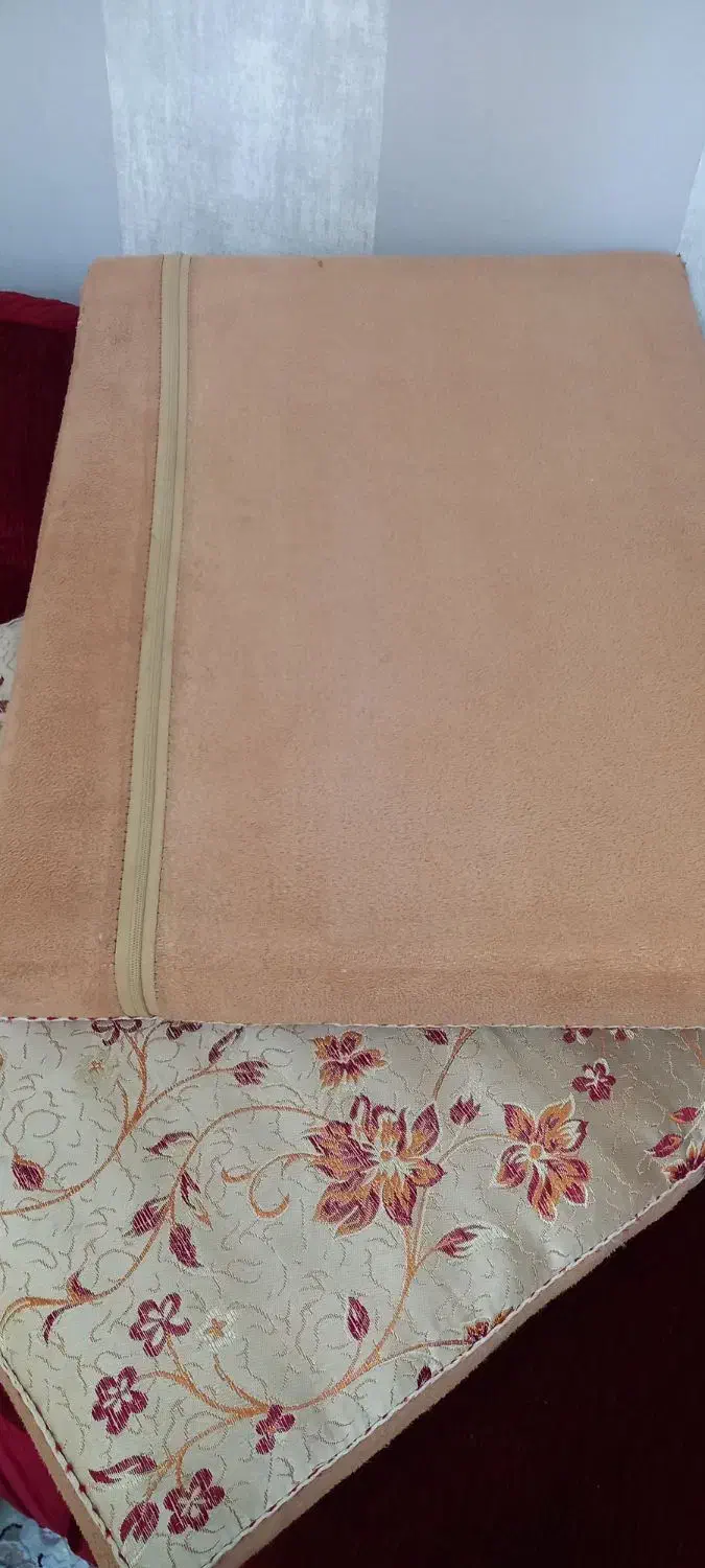 پشتی|پشتی|بندر انزلی, پرستار|دیوار