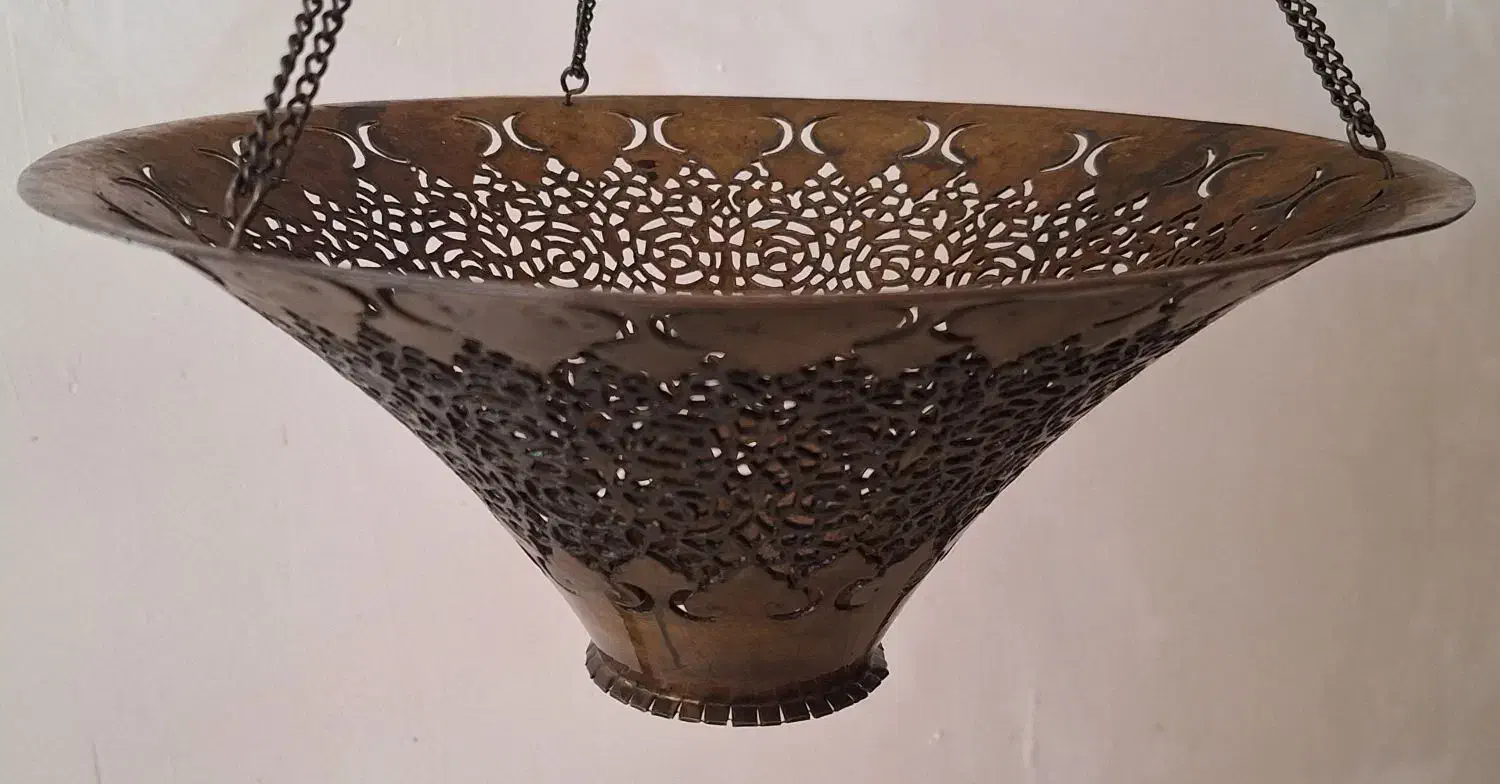 آویز برنجی مشبک، چراغ آویز قاجاری، یا بخورسوز سنتی|صنایع دستی و سایر لوازم تزئینی|تهران, قیطریه|دیوار