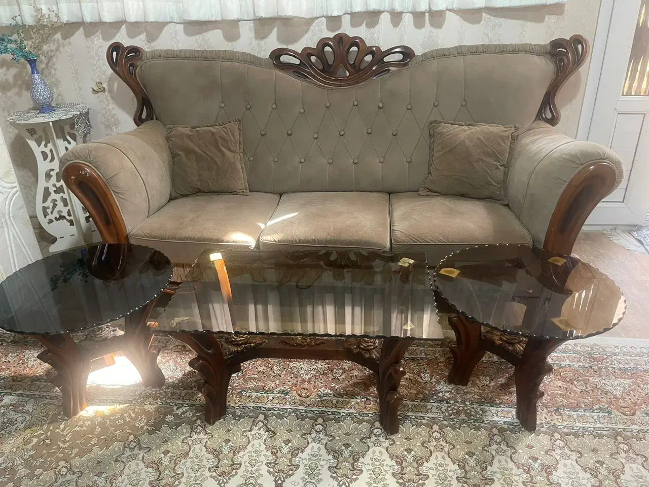 مبل 7 نفره همراه با میز عسلی|مبلمان خانگی و میز عسلی|رباط‌کریم, رباط‌کریم|دیوار