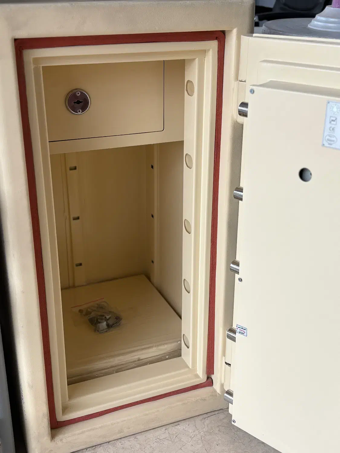 گاوصندوق|مبلمان اداری|کرمان, |دیوار