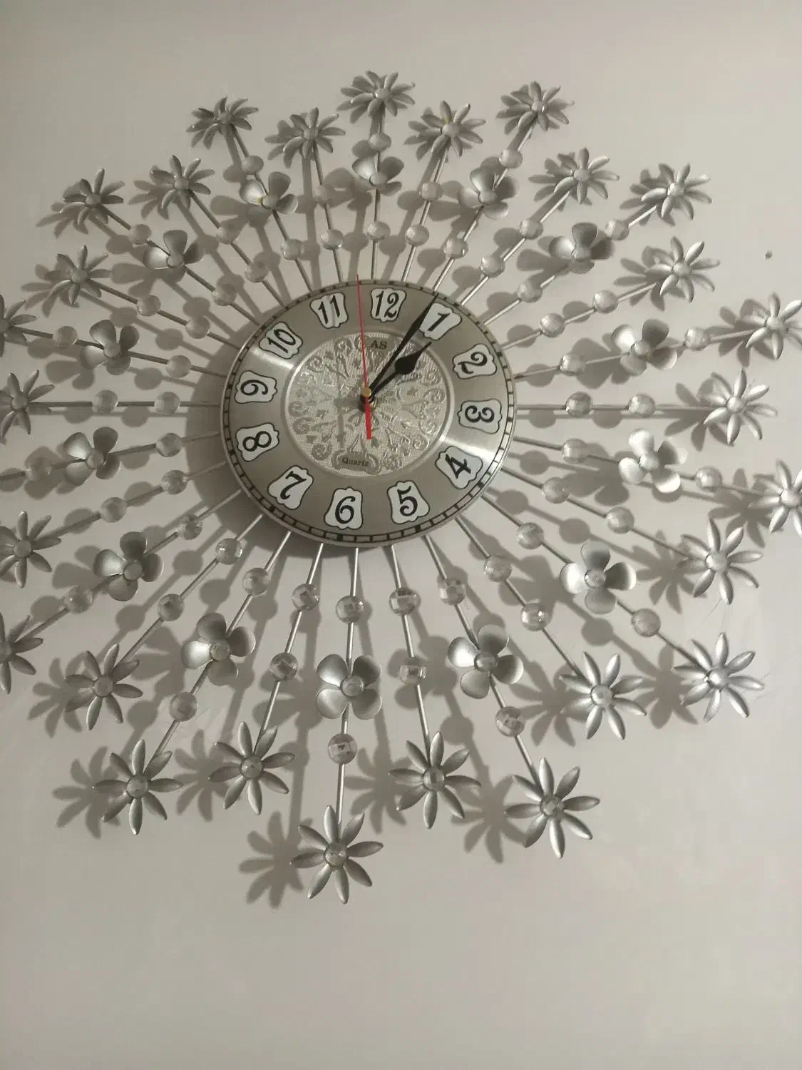 ساعت دیواری سالم بیصدا|ساعت دیواری و تزئینی|قم, ولیعصر|دیوار