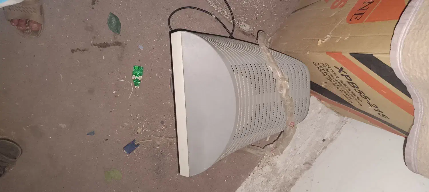 مانیتور قدیمی نوه|رایانه رومیزی|زاهدان, |دیوار