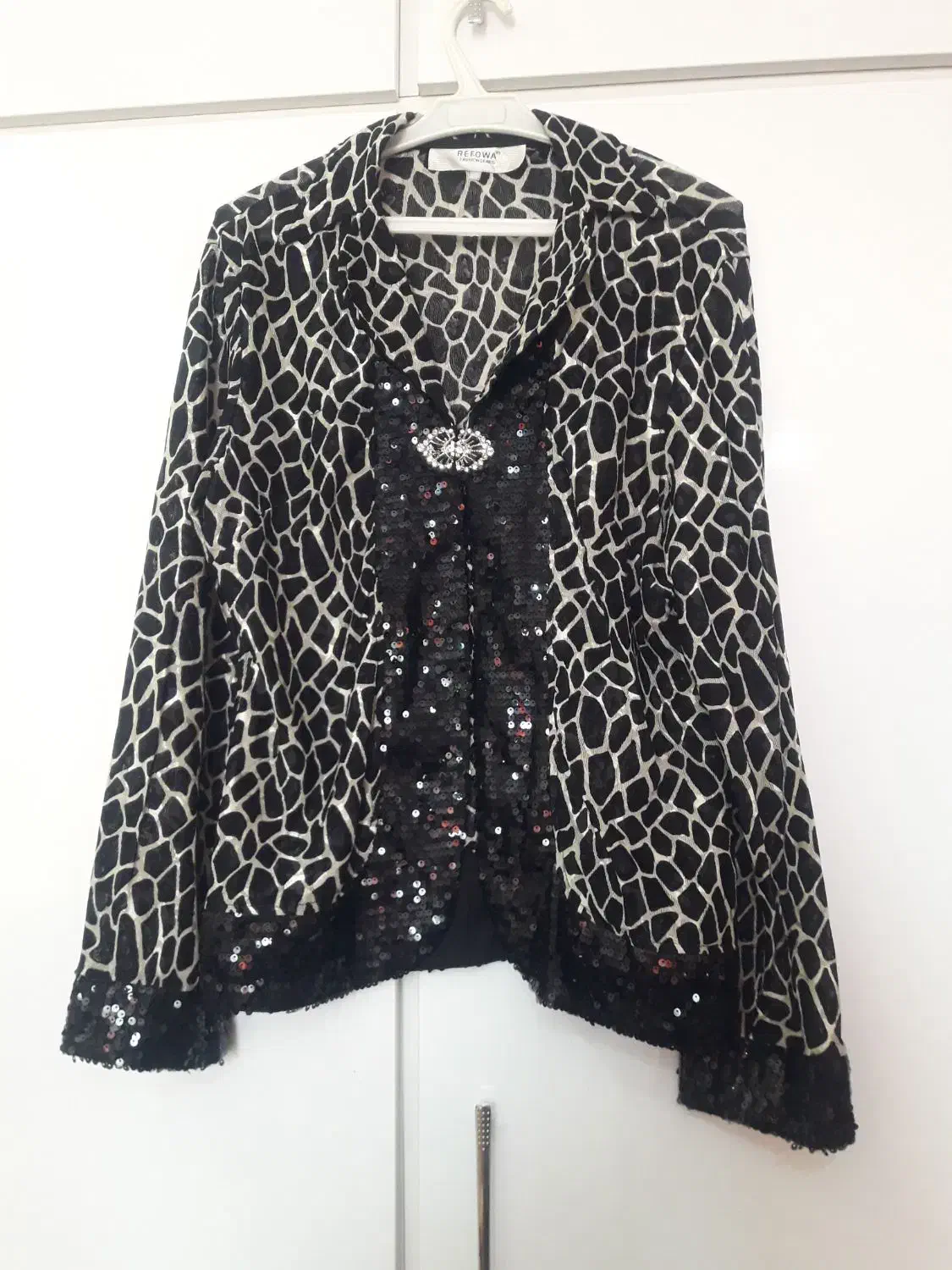 تعدادی لباس مجلسی|لباس|گلبهار, شهر جدید گلبهار|دیوار