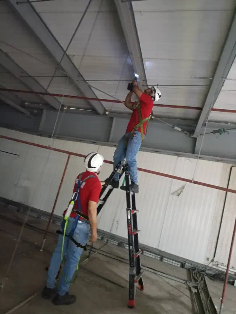 جذب نیرو فنی برقکار و اعلام حریق کار و کاراموز|استخدام صنعتی، فنی، مهندسی|تهران, دبستان|دیوار