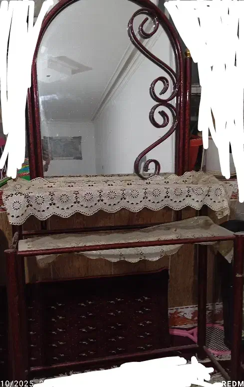 اینه|آینه|تربت‌حیدریه, حسنی بالا|دیوار