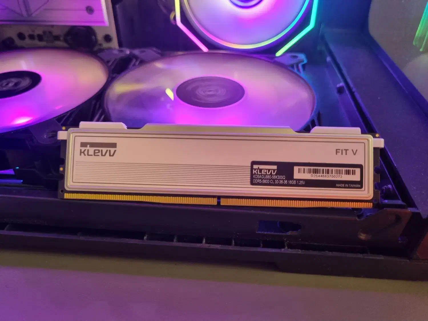 رم ۱۶ گیگ ddr5 کلو باس ۵۶۰۰ cl30 klevv|قطعات و لوازم جانبی رایانه|تهران, جیحون|دیوار