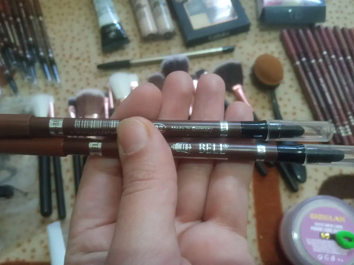 یکسری وسایل آرایش|آرایشی، بهداشتی، درمانی|قروه, |دیوار