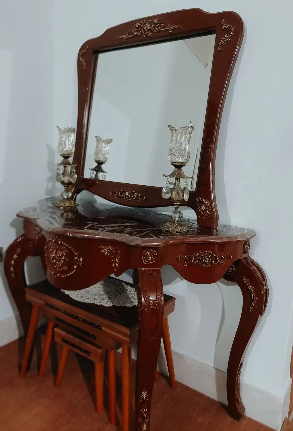 آینه و کنسول کلاسیک منبت کاری شده در حد نو|بوفه، ویترین، کنسول|یاسوج, |دیوار