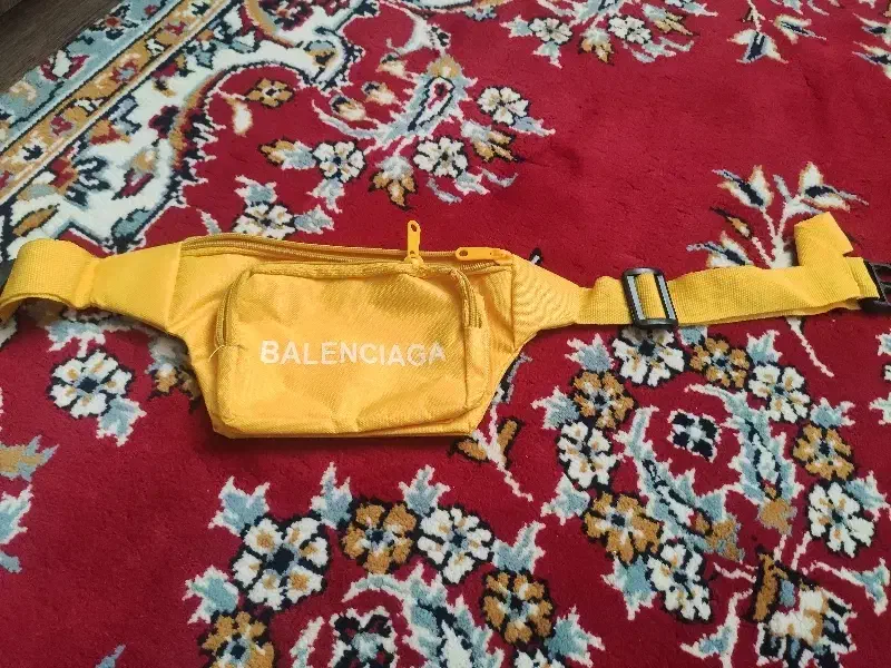 کیف کمری کاملا نو . مناسب برای سنین 8تا 13|کیف، کفش، کمربند|سبزوار, گلشن|دیوار