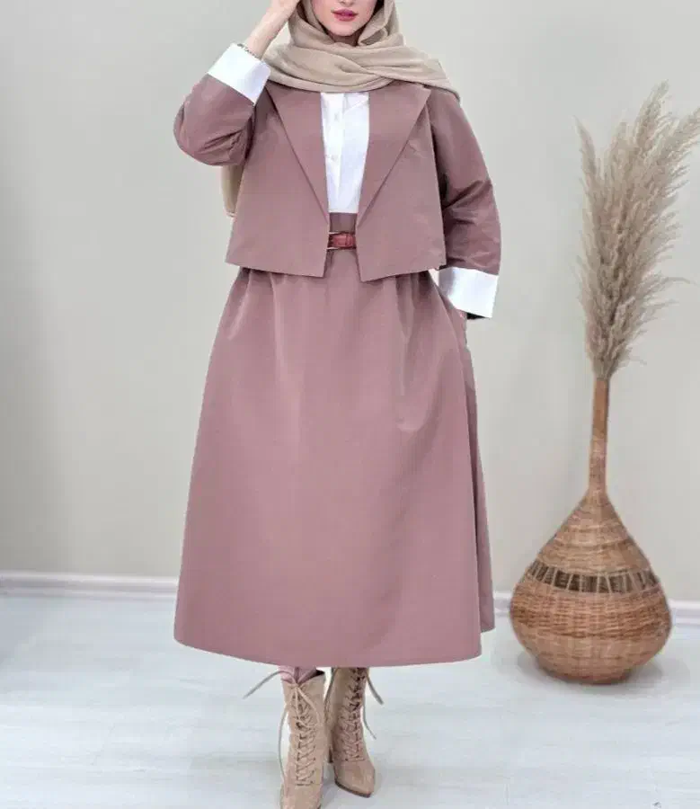 کت دامن کمربند|لباس|پردیس, فاز ۲|دیوار