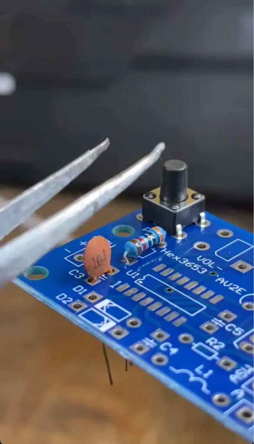 تعمیرونصب و راه اندازی ویدیوپروژکتور و پرده نمایش|تلویزیون و پروژکتور|تبریز, |دیوار