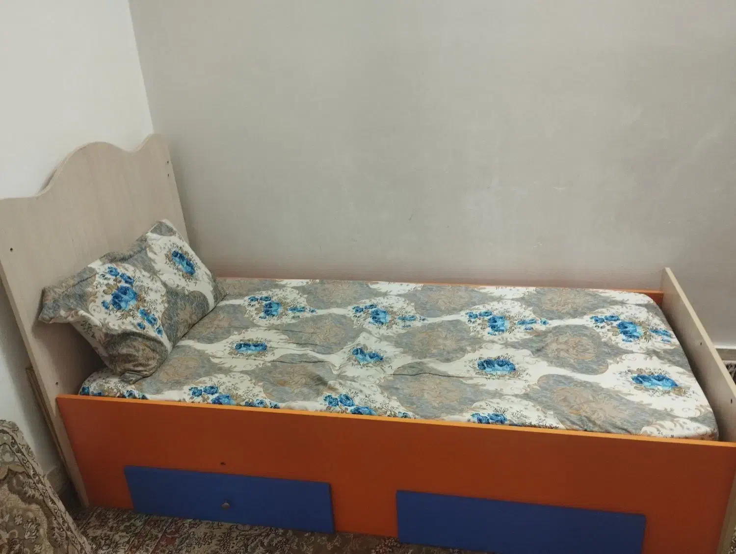 کمد و تخت نوجوان|تخت و سرویس خواب|قم, امامزاده ابراهیم|دیوار