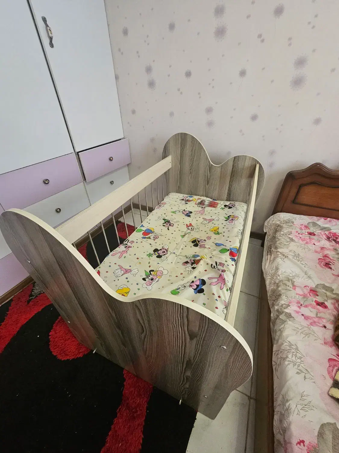 تخت کودک گهواره شو|تخت و صندلی بچه|شیراز, تاچارا|دیوار