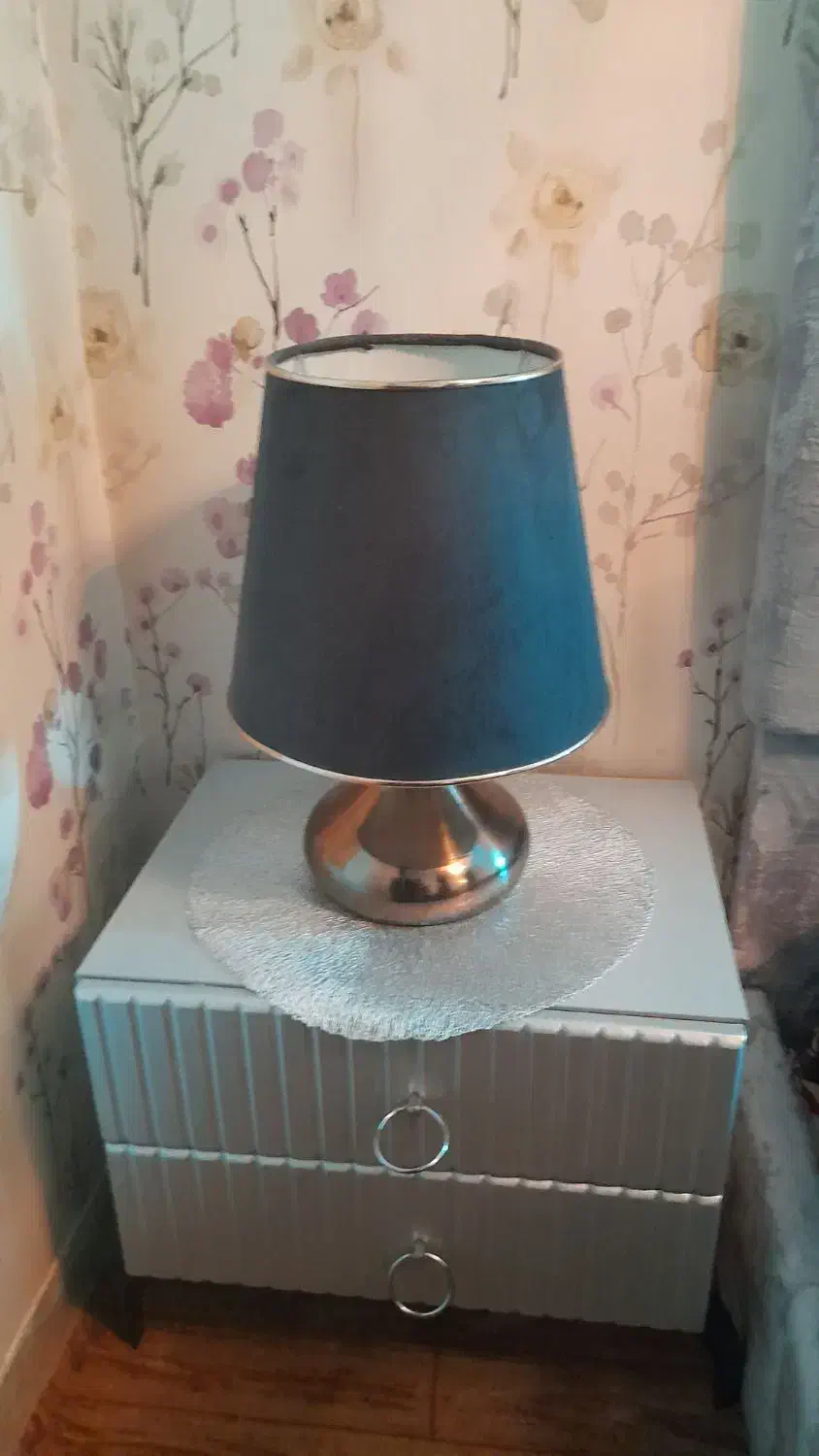 اباژور رو میزی سالم|چراغ خواب و آباژور|بروجرد, |دیوار