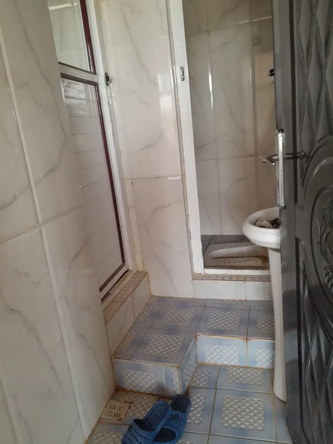 یک ساختمان دوطبقه درشهرقاهان|فروش خانه و ویلا|قاهان, |دیوار