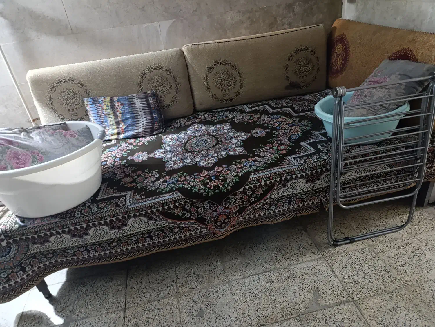 تخت اهنی|تخت و سرویس خواب|شوش, |دیوار