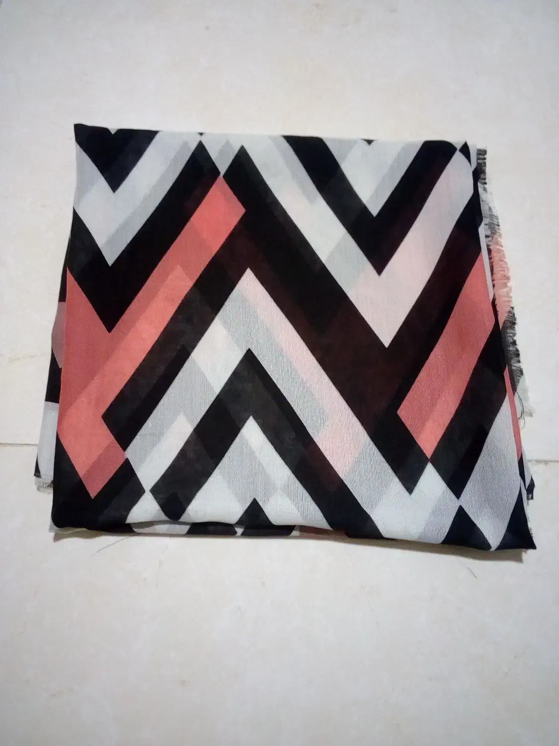 فروش روسری وشال|لباس|رشت, دروازه لاکان|دیوار